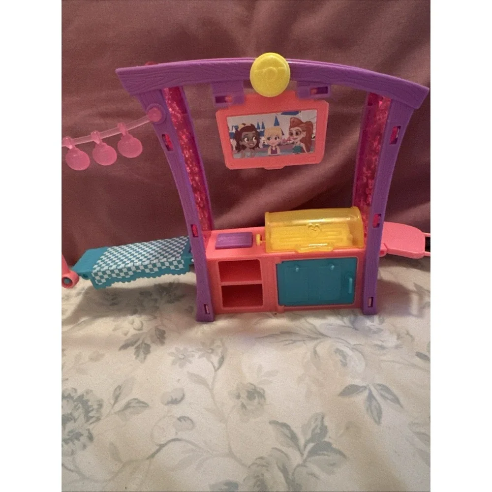 Polly Pocket Grill and Chill Play Set - One Doll And Some Accessories